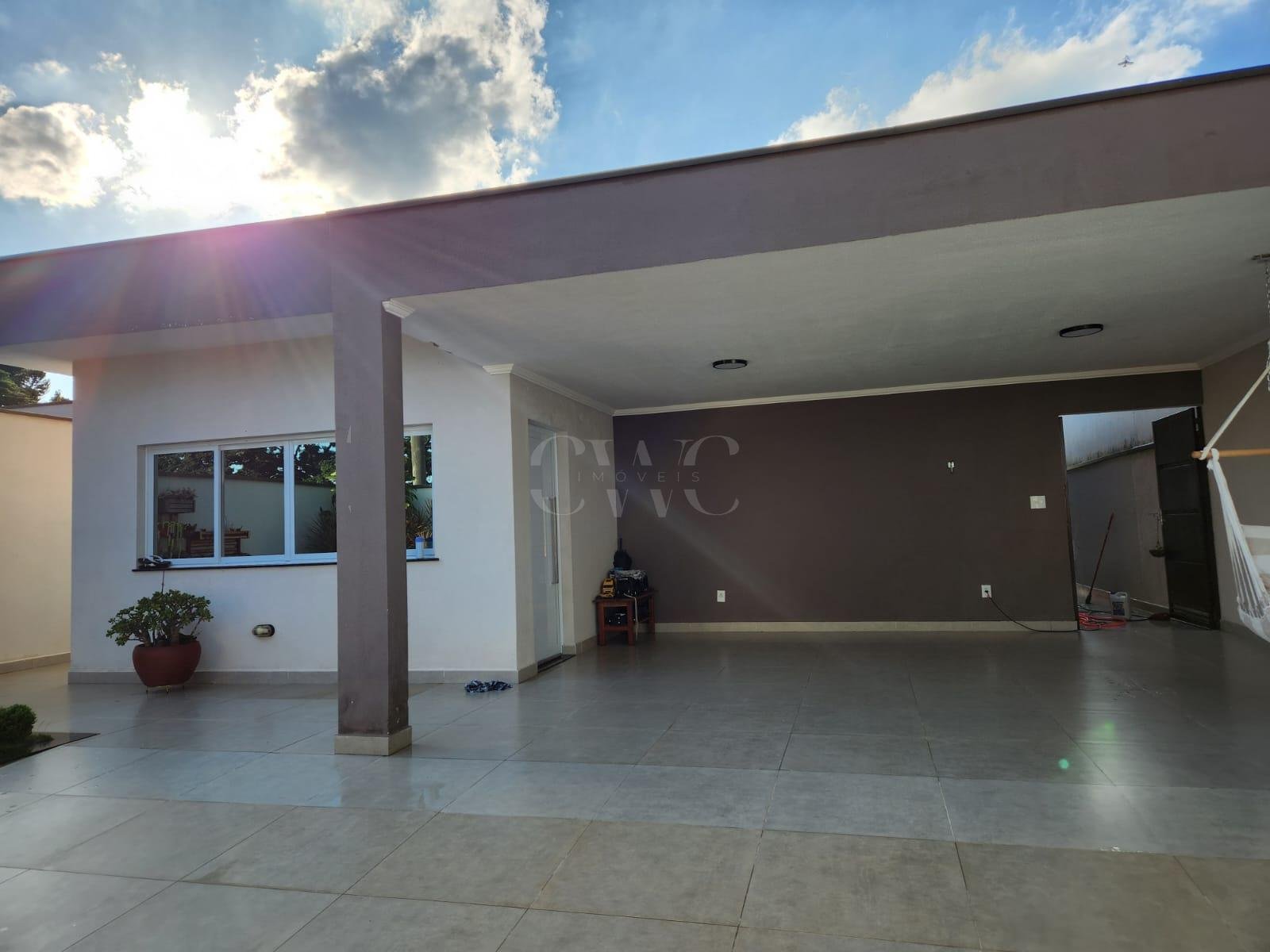 Casa à venda em Analândia/SP – Jardim Santo Antônio | 3 dormitórios, suíte e 458 m² em Analândia, SP