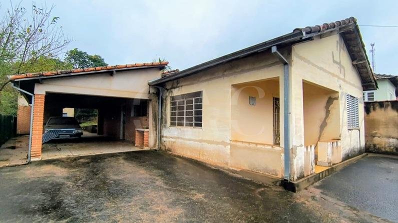 CASA À VENDA NO CENTRO DE ANALÂNDIA/SP em Analândia, SP